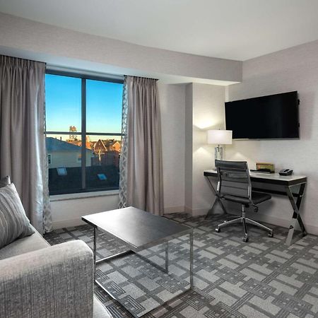 Hilton Garden Inn Portsmouth Downtown Exterior foto