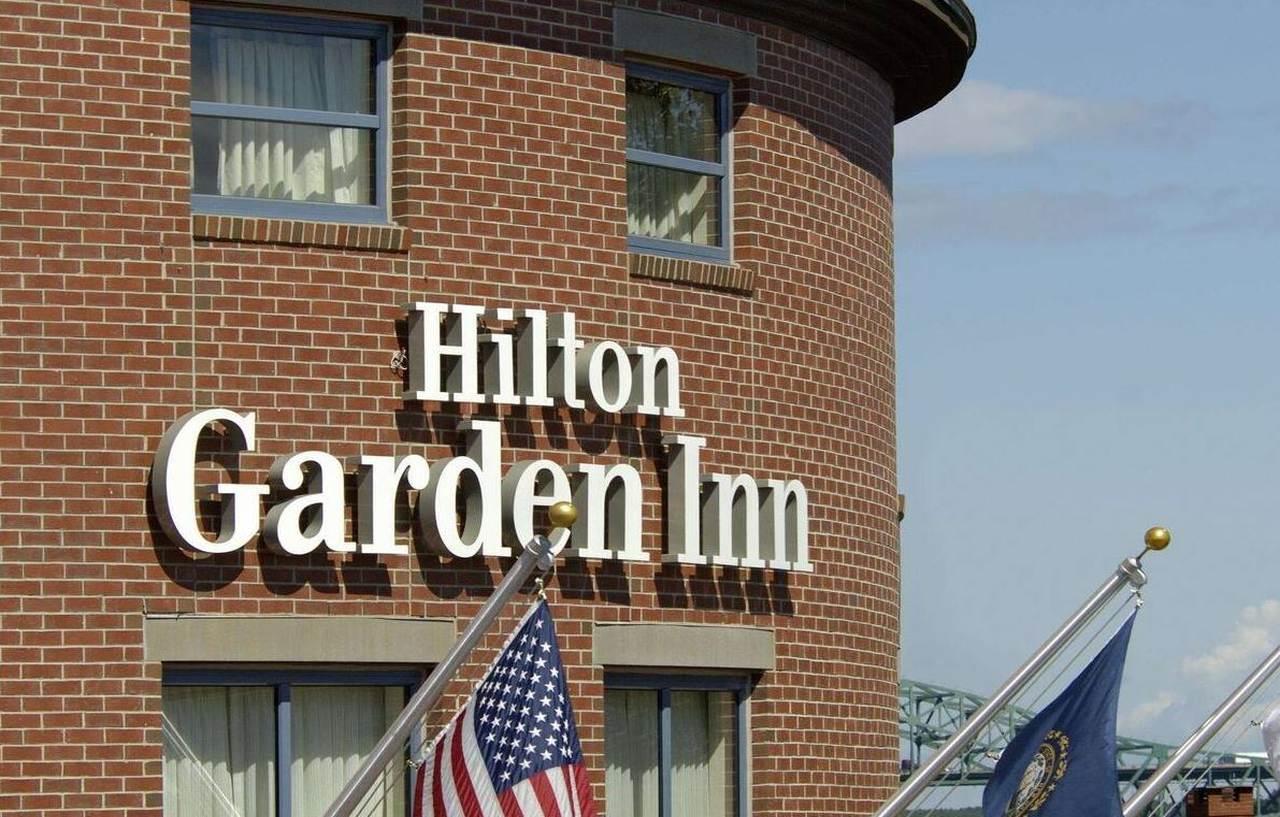 Hilton Garden Inn Portsmouth Downtown Exterior foto