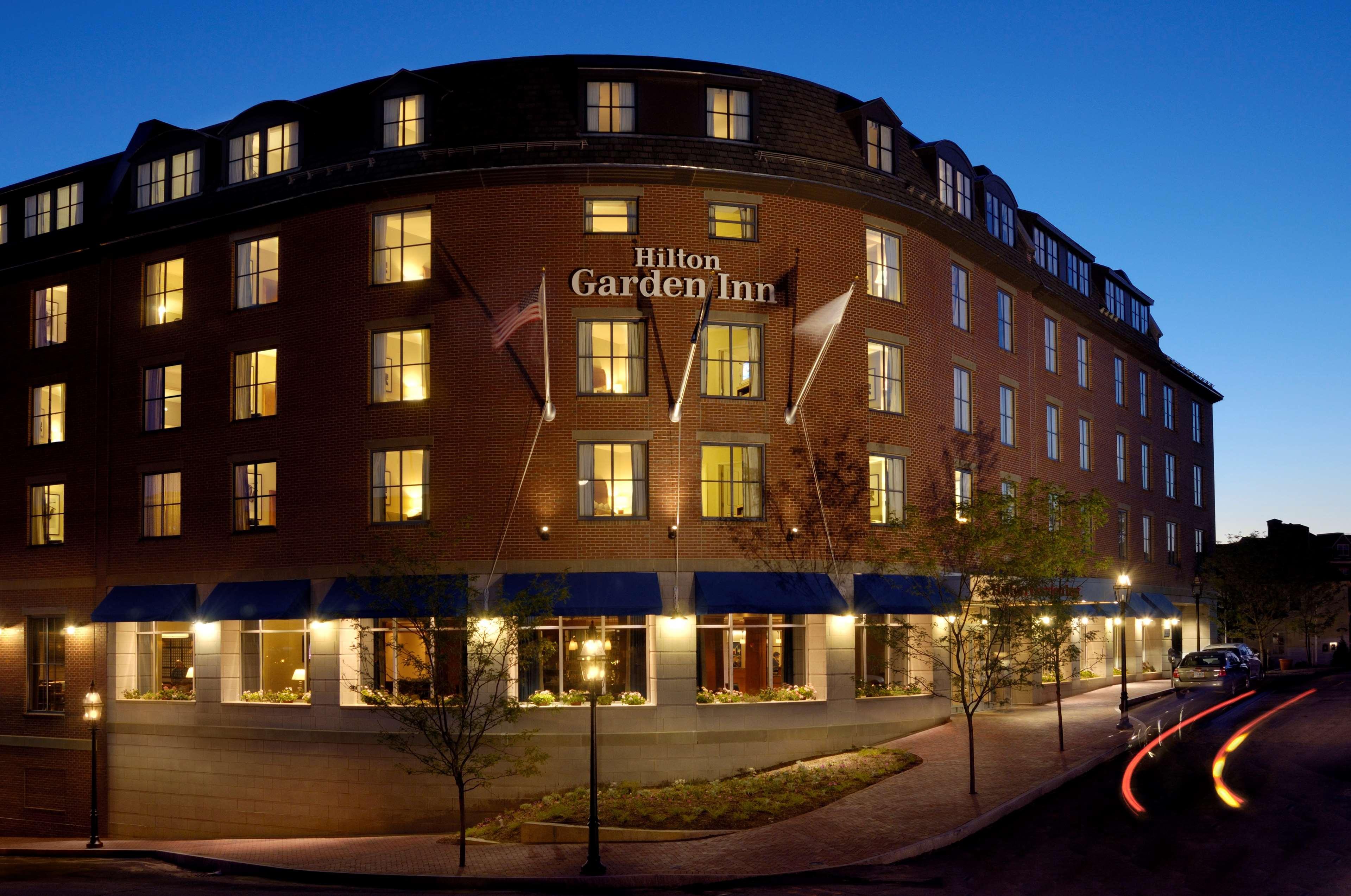 Hilton Garden Inn Portsmouth Downtown Exterior foto