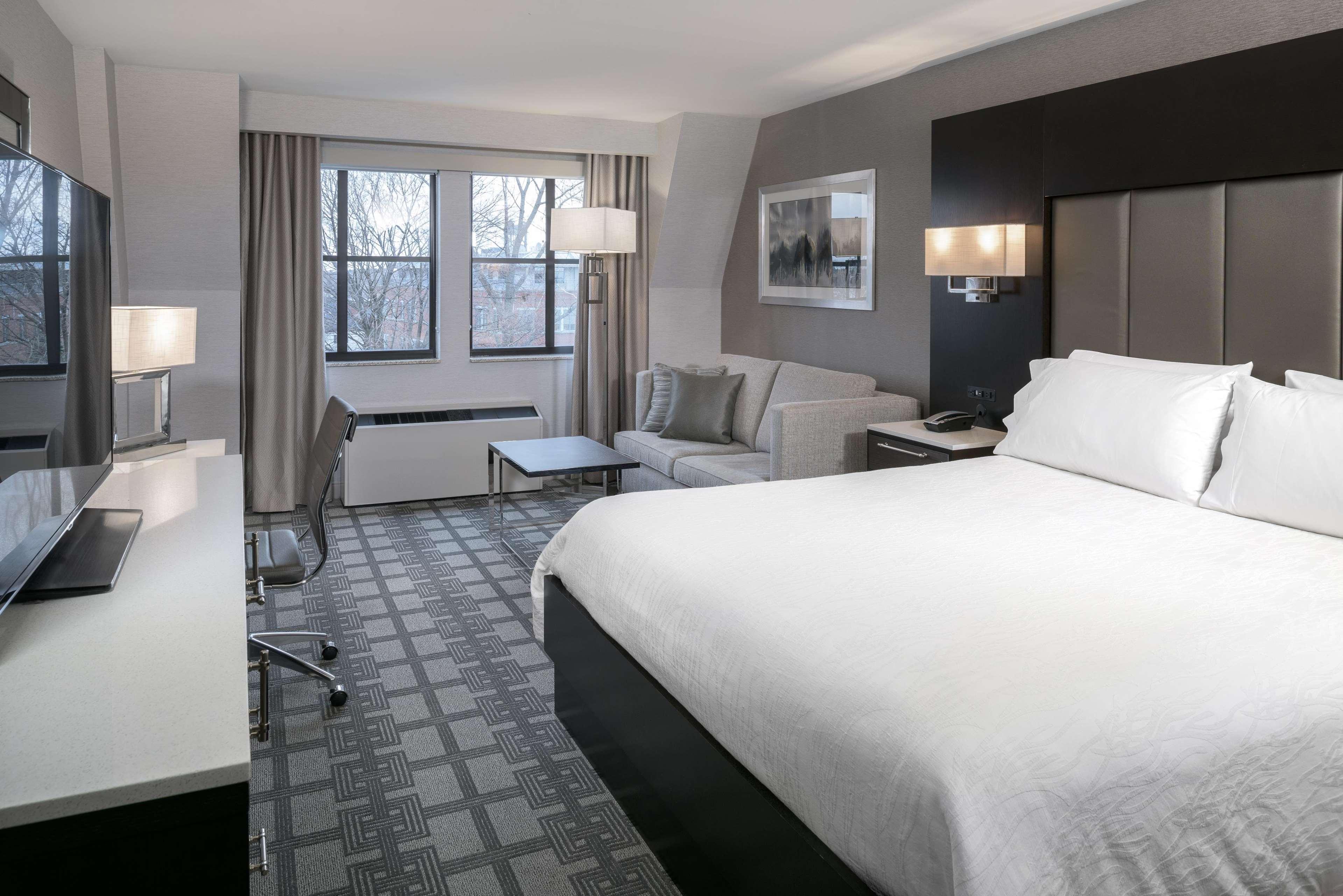 Hilton Garden Inn Portsmouth Downtown Exterior foto