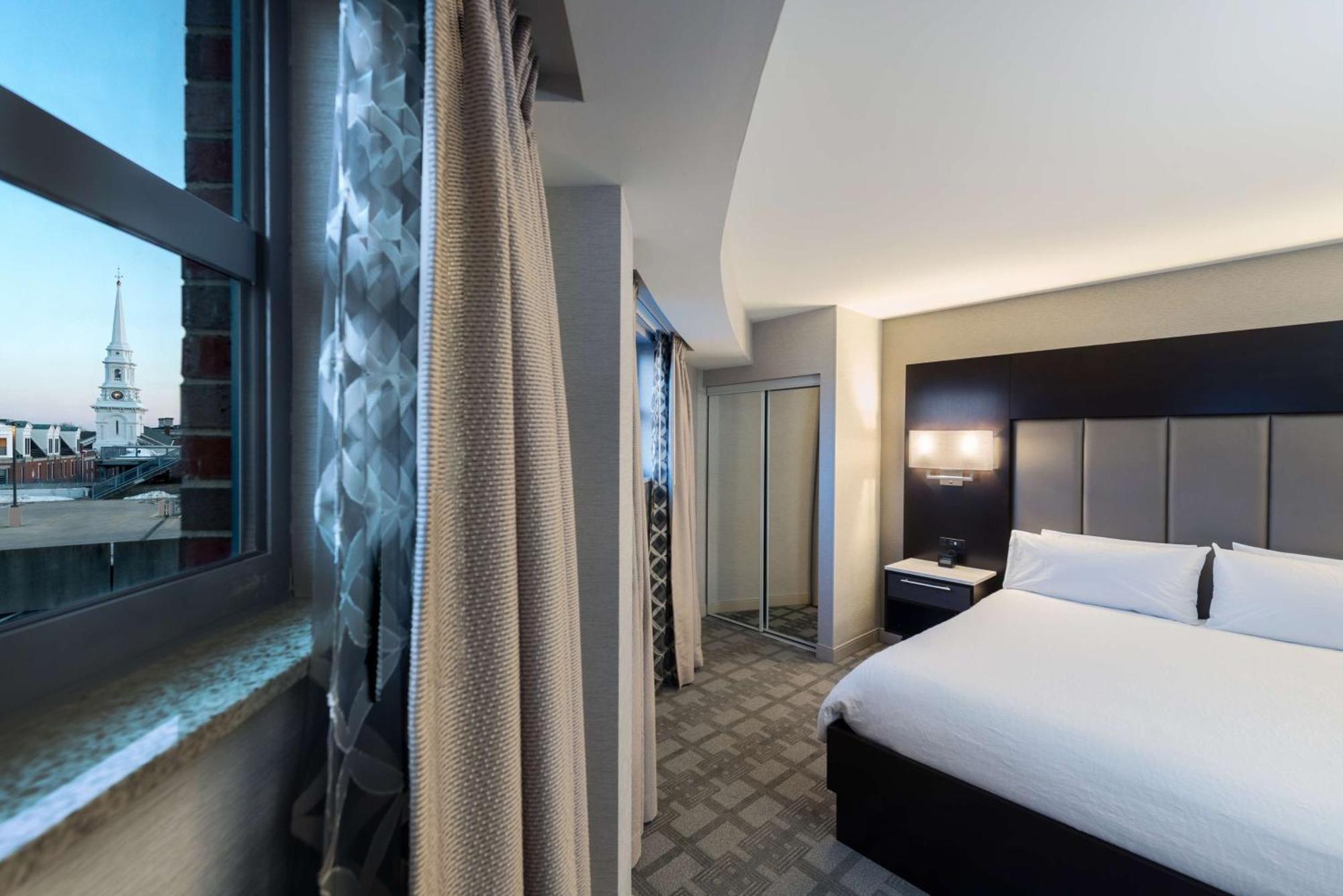 Hilton Garden Inn Portsmouth Downtown Exterior foto