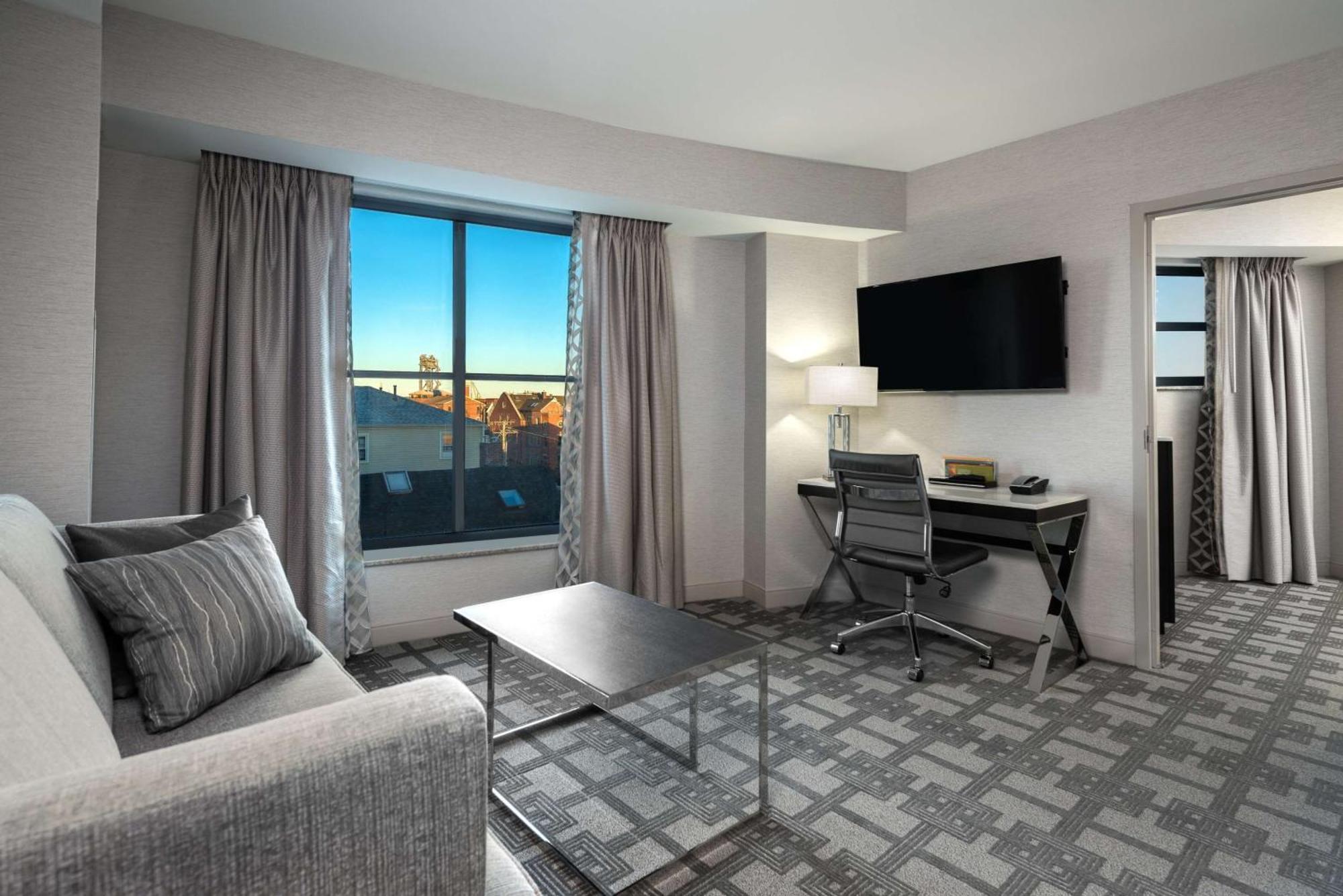 Hilton Garden Inn Portsmouth Downtown Exterior foto